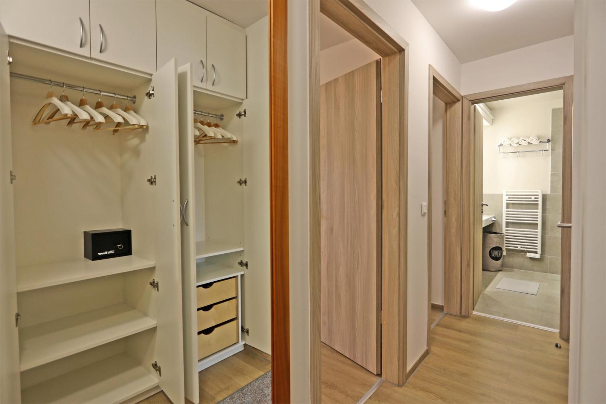 Atrium Apartman Heviz Mit Panoramaterrasse Und Tiefgarage Exterior photo